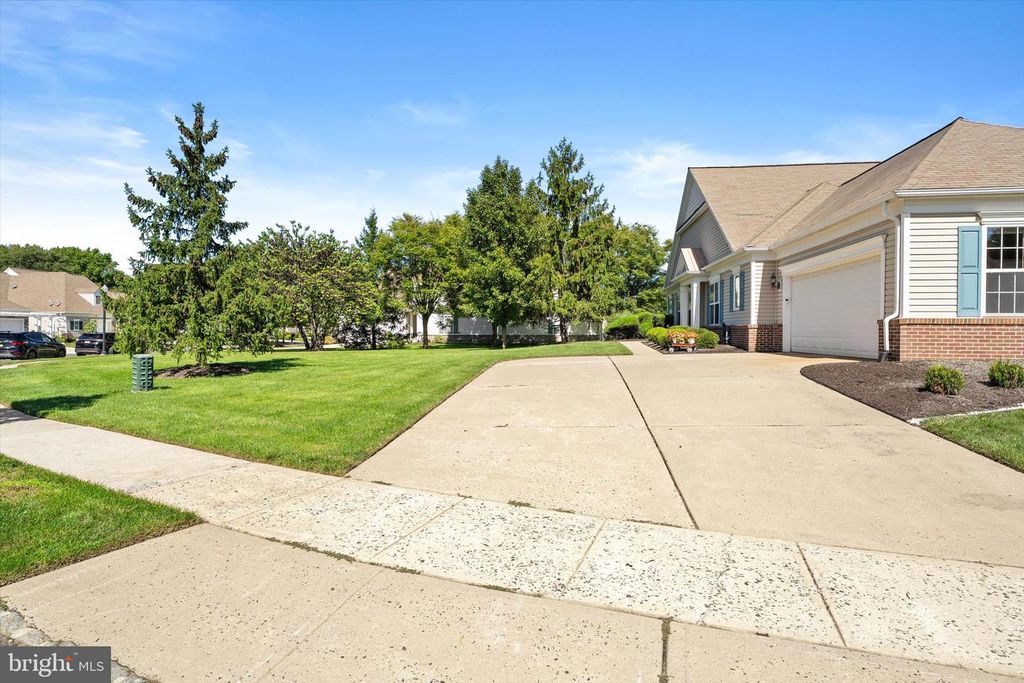 10 SPARROW DR, HAMILTON, NJ 08690 — photo 3