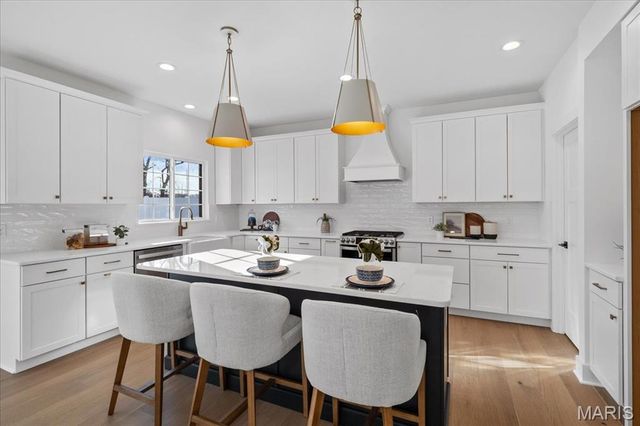 2904 Collier Avenue, Brentwood, MO 63144