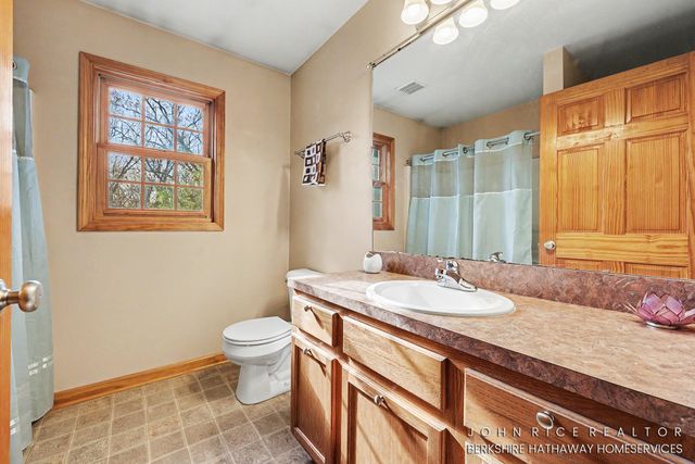 10690 Bennett Street SE, Lowell, MI 49331