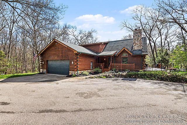 10690 Bennett Street SE, Lowell, MI 49331