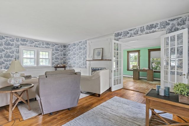 306 Pleasant St, Leicester, MA 01524