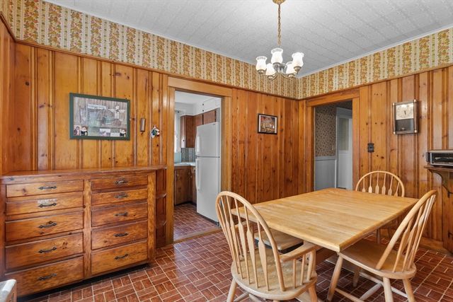 306 Pleasant St, Leicester, MA 01524