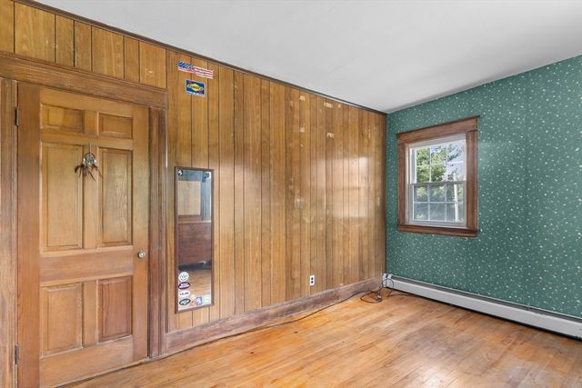 306 Pleasant St, Leicester, MA 01524