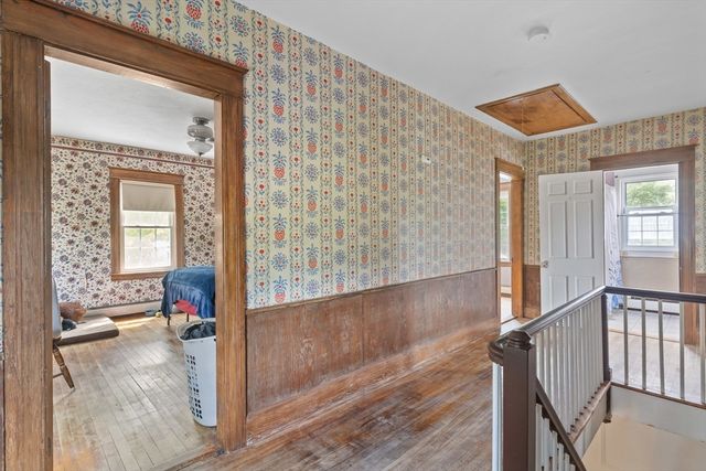 306 Pleasant St, Leicester, MA 01524