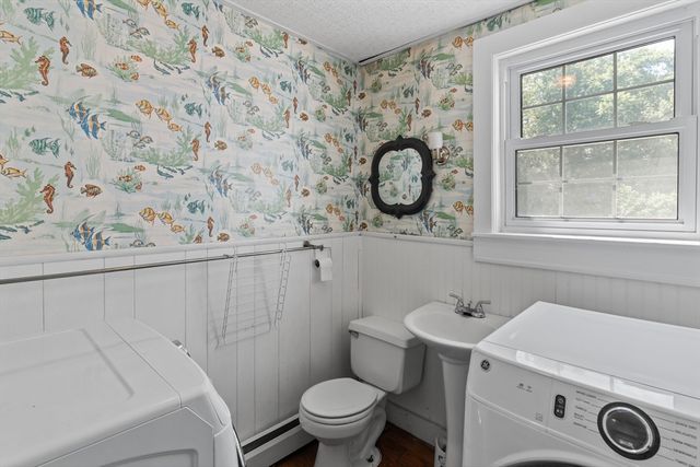 306 Pleasant St, Leicester, MA 01524