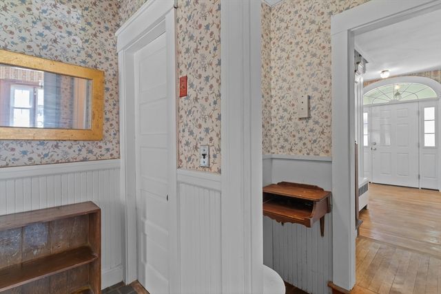 306 Pleasant St, Leicester, MA 01524