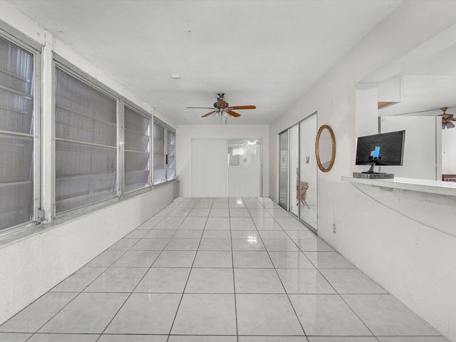 4270 NW 49th Ave, Lauderdale Lakes, FL 33319