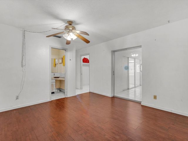 4270 NW 49th Ave, Lauderdale Lakes, FL 33319