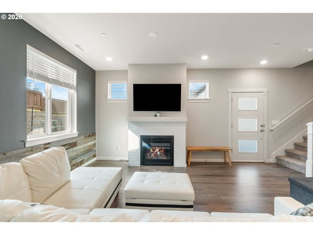 2401 S BROOKSIDE Pl, Ridgefield, WA 98642