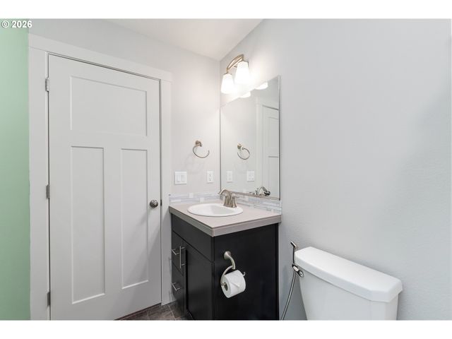 2401 S BROOKSIDE Pl, Ridgefield, WA 98642