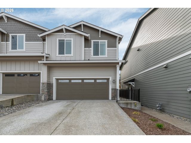 2401 S BROOKSIDE Pl, Ridgefield, WA 98642