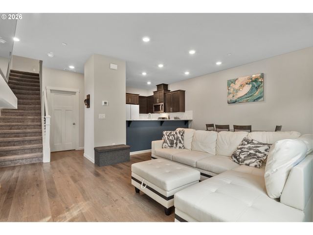 2401 S BROOKSIDE Pl, Ridgefield, WA 98642