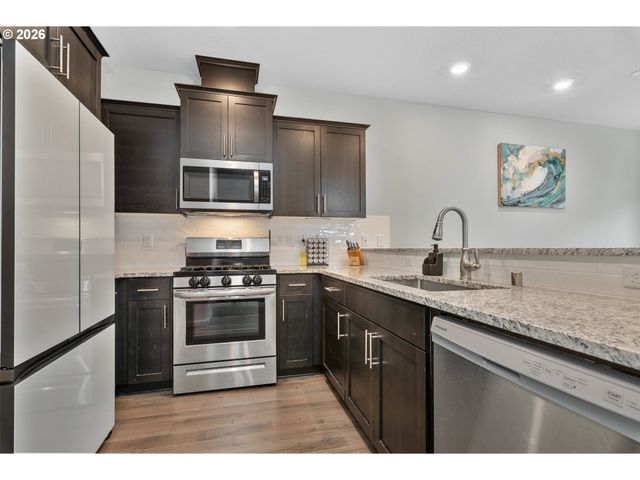 2401 S BROOKSIDE Pl, Ridgefield, WA 98642