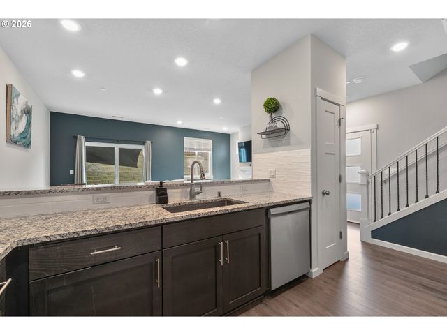 2401 S BROOKSIDE Pl, Ridgefield, WA 98642