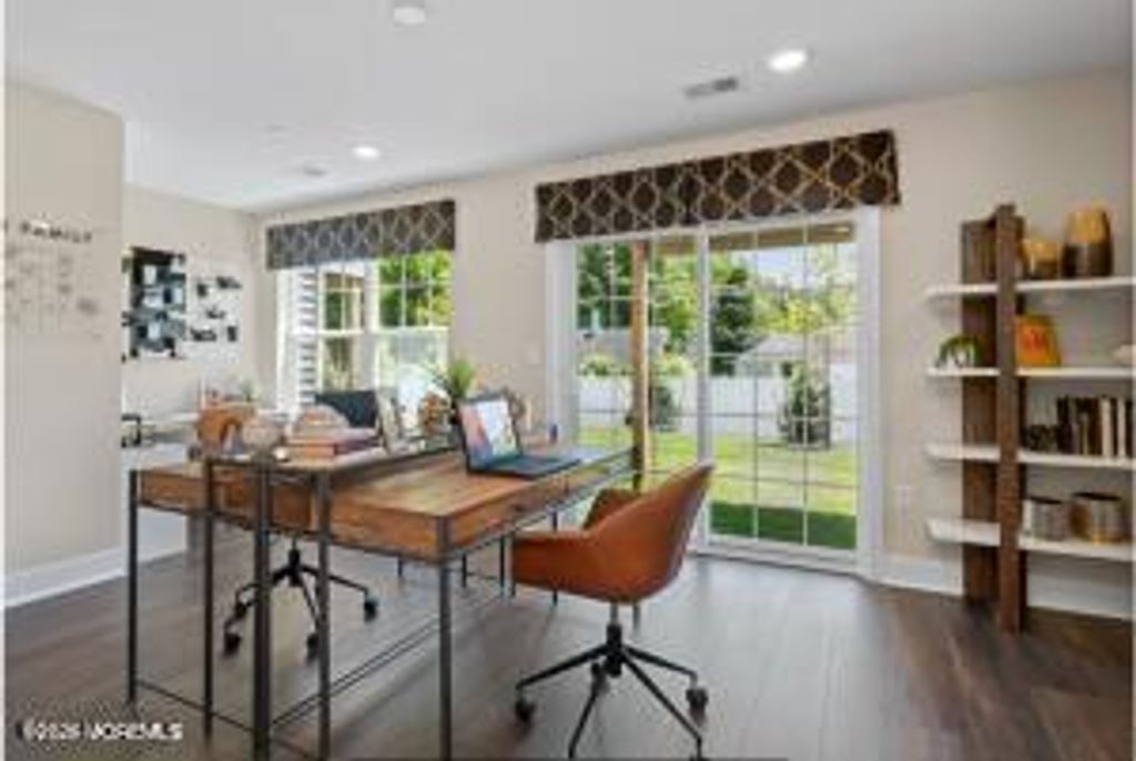 19 Ramble Way, Manalapan, NJ 07726