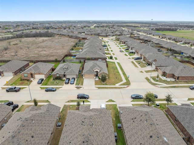 9717 Snowbell Lane, Fort Worth, TX 76036