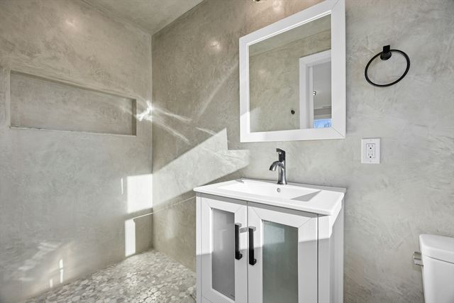 27 Quimby Ave 1, Woburn, MA 01801