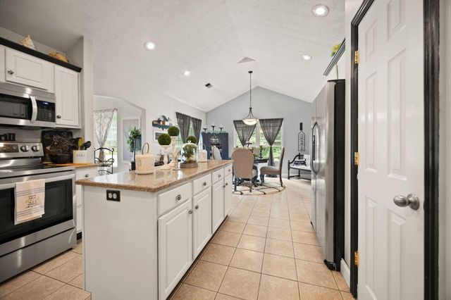 398 Carriage Lane, Jamestown, KY 42629