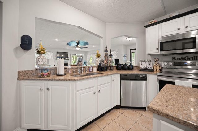 398 Carriage Lane, Jamestown, KY 42629