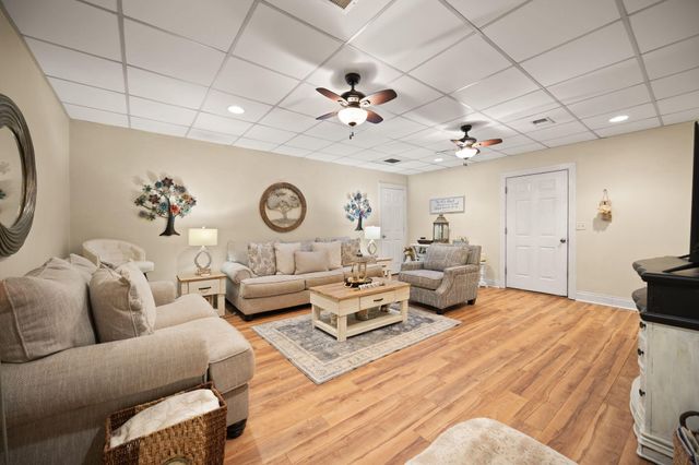 398 Carriage Lane, Jamestown, KY 42629