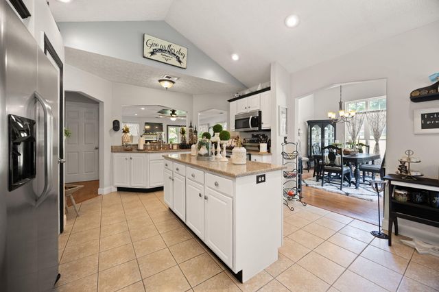 398 Carriage Lane, Jamestown, KY 42629