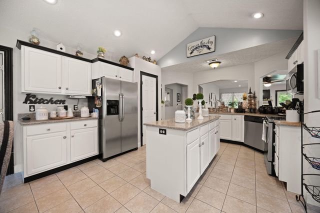 398 Carriage Lane, Jamestown, KY 42629