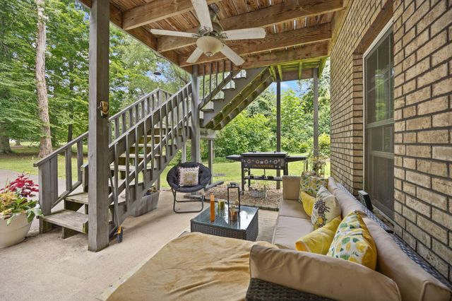 398 Carriage Lane, Jamestown, KY 42629