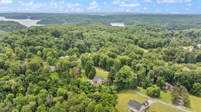 398 Carriage Lane, Jamestown, KY 42629
