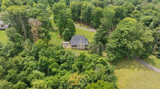 398 Carriage Lane, Jamestown, KY 42629