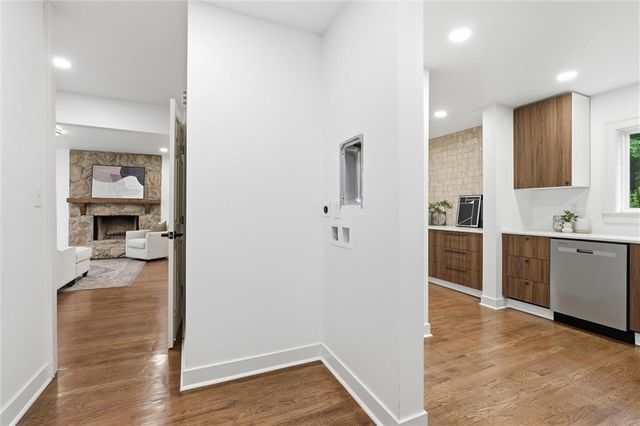 4932 Troostwood Road, Kansas City, MO 64110