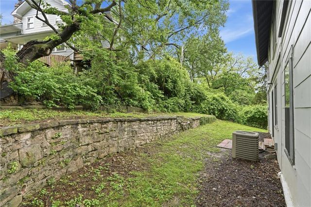 4932 Troostwood Road, Kansas City, MO 64110