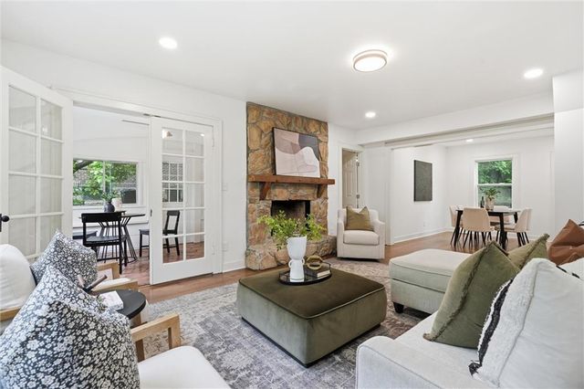 4932 Troostwood Road, Kansas City, MO 64110