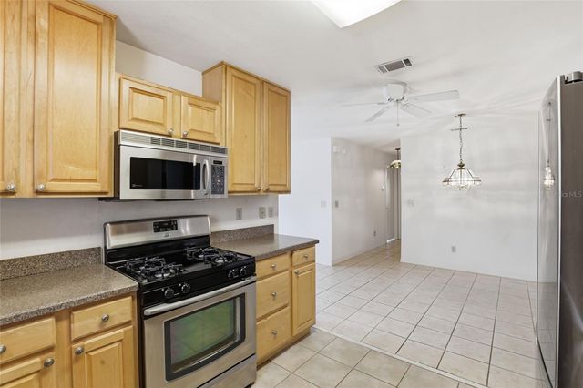 8546 NW 37TH TERRACE, Gainesville, FL 32653