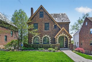 121 VERNON DRIVE, Mt Lebanon, PA 15228