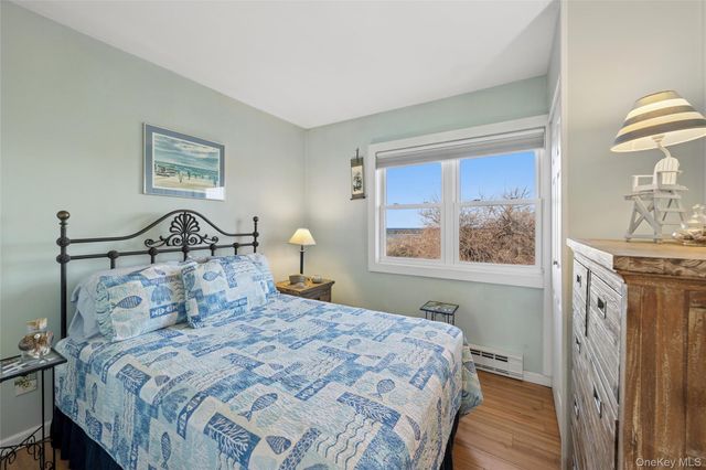 6 Soundview Drive North deck, Montauk, NY 11954