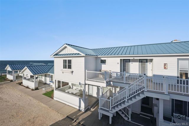 6 Soundview Drive North deck, Montauk, NY 11954