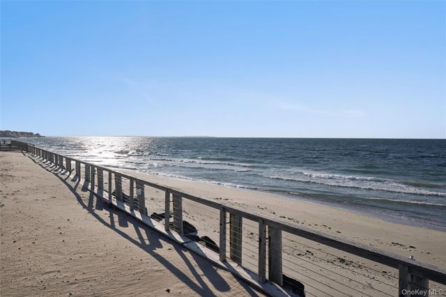 6 Soundview Drive North deck, Montauk, NY 11954