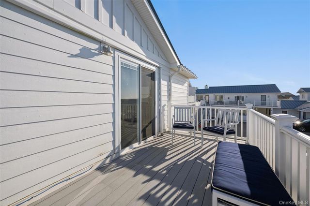6 Soundview Drive North deck, Montauk, NY 11954