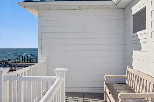 6 Soundview Drive North deck, Montauk, NY 11954