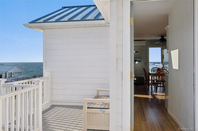 6 Soundview Drive North deck, Montauk, NY 11954