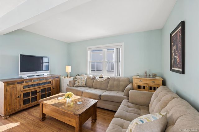 6 Soundview Drive North deck, Montauk, NY 11954