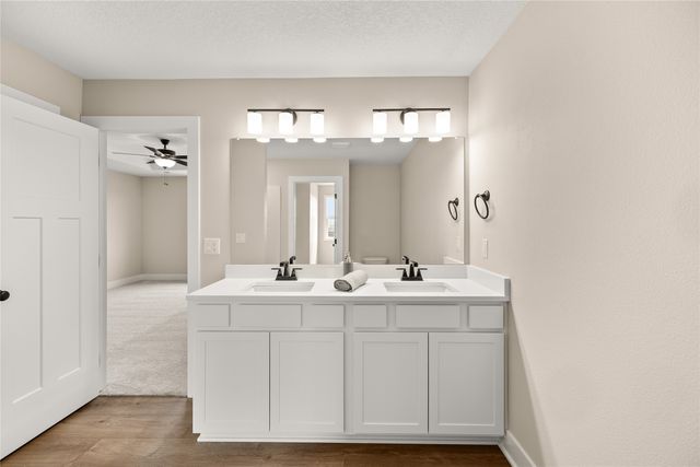 6514 NE Kendall Avenue, Pleasant Hill, IA 50327