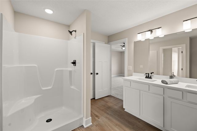 6514 NE Kendall Avenue, Pleasant Hill, IA 50327