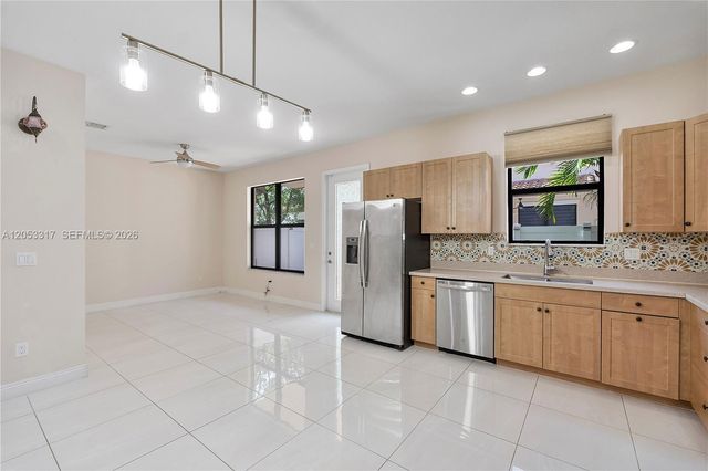 20914 NW 1st Dr, Pembroke Pines, FL 33029