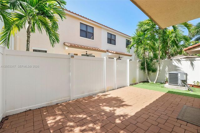 20914 NW 1st Dr, Pembroke Pines, FL 33029