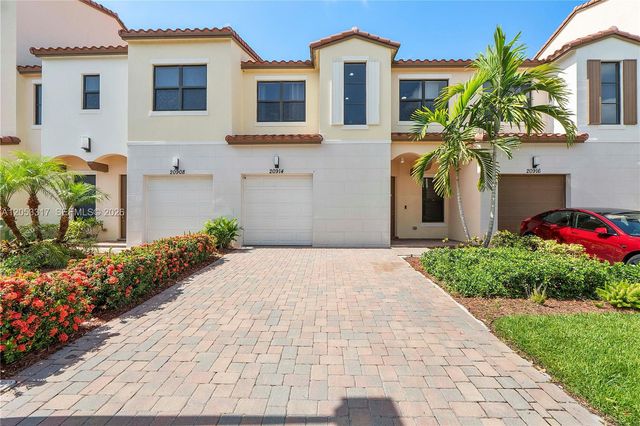 20914 NW 1st Dr, Pembroke Pines, FL 33029