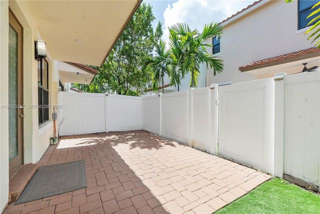 20914 NW 1st Dr, Pembroke Pines, FL 33029