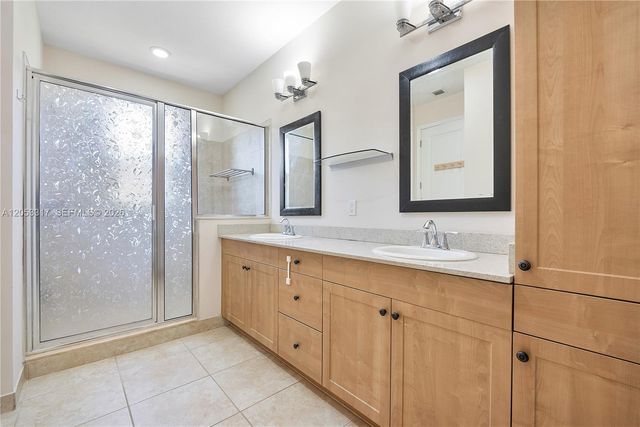 20914 NW 1st Dr, Pembroke Pines, FL 33029