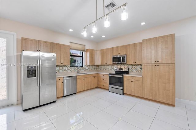 20914 NW 1st Dr, Pembroke Pines, FL 33029