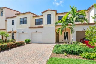 20914 NW 1st Dr, Pembroke Pines, FL 33029